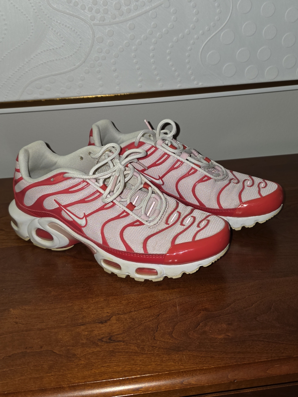 Nike Women's Pink and White Valentine Air Max-Style Tuned Sneakers